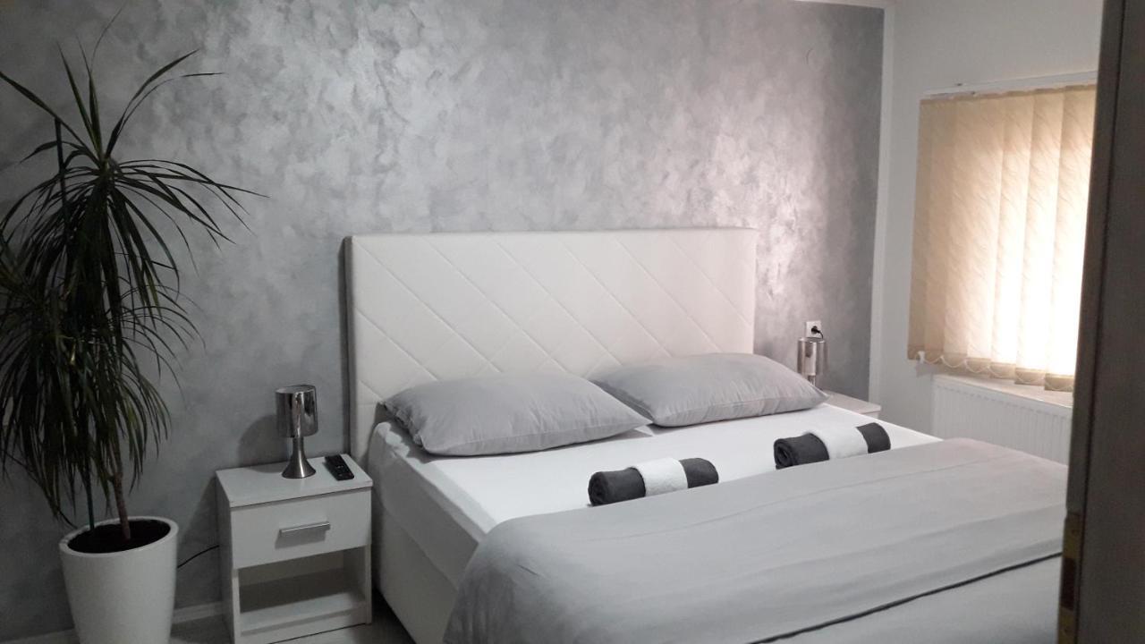 Apartmani Abbazia Баня-Лука Екстер'єр фото