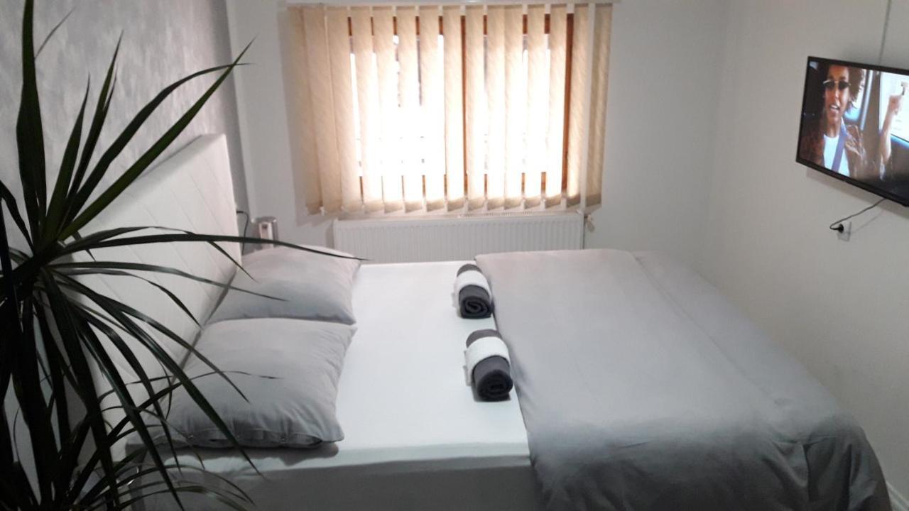 Apartmani Abbazia Баня-Лука Екстер'єр фото
