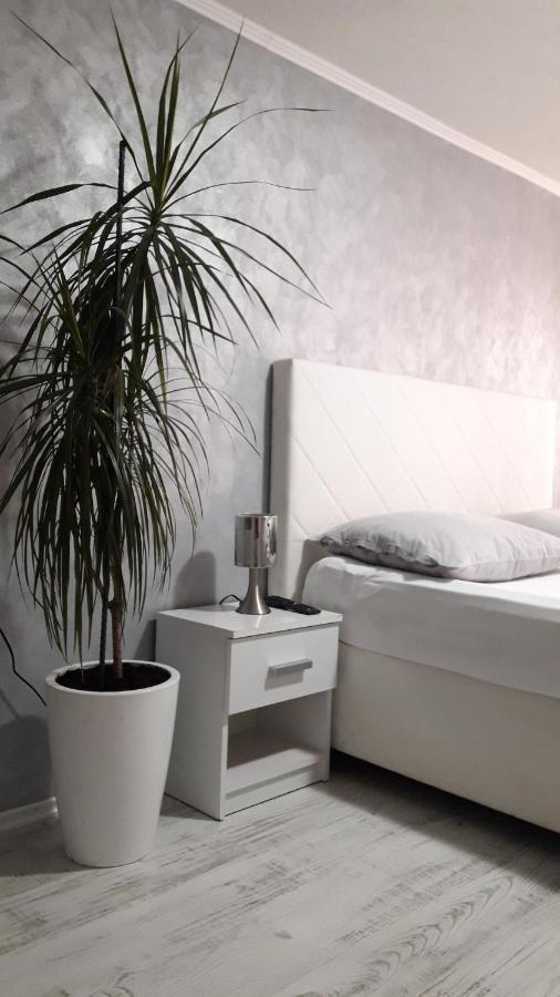 Apartmani Abbazia Баня-Лука Екстер'єр фото